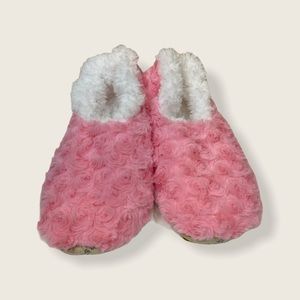 Snoozies slippers size M